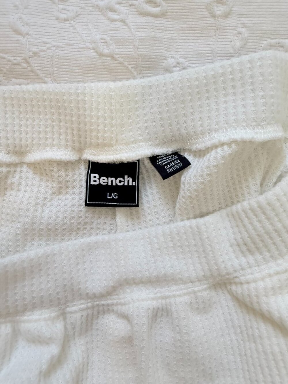 ๐ 2/50 Bench White Waffle Knit Cargo Joggers Size L - Picture 2 of 4